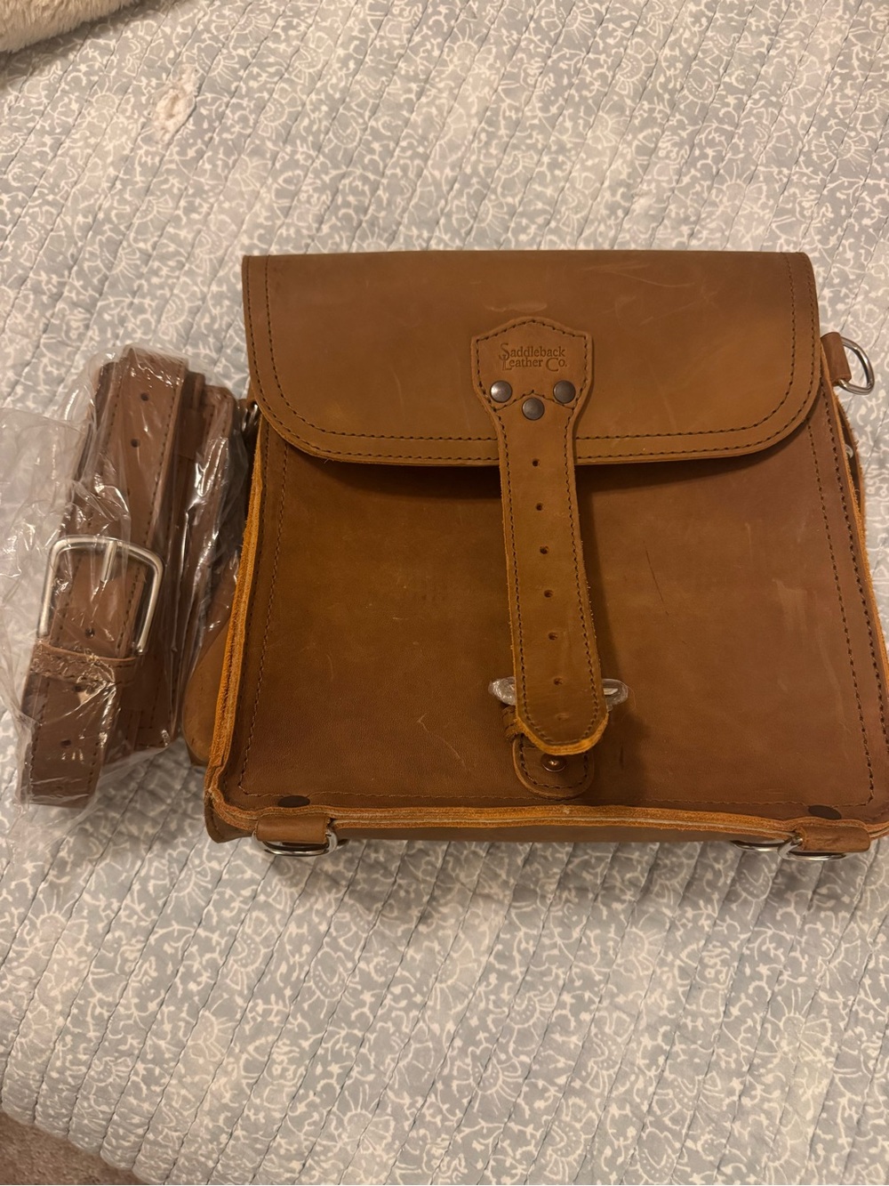 NEW Saddleback Leather Company Messenger bag